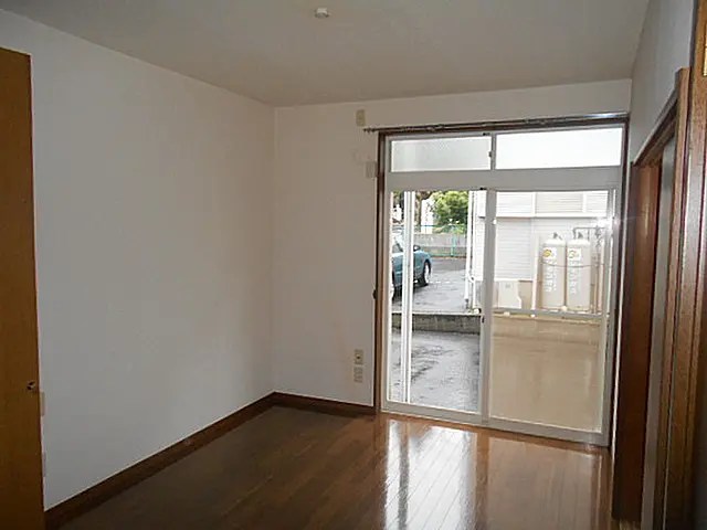 ラージガーデンD リビング