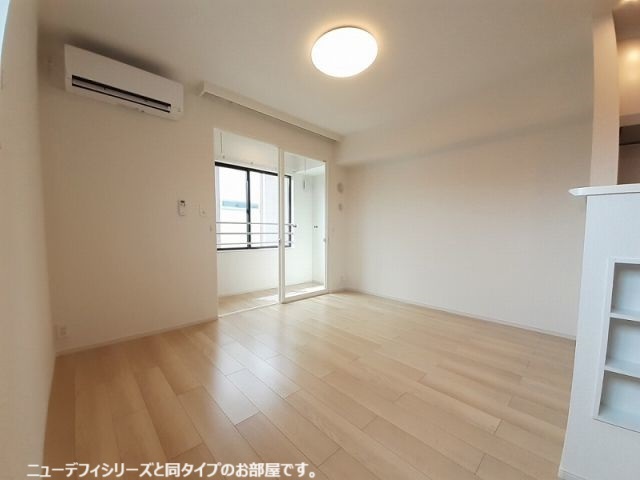 東海岸北４丁目アパート リビング