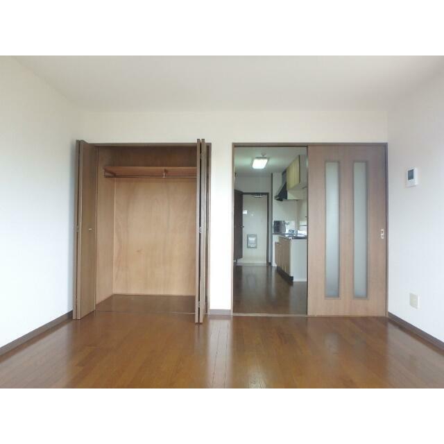 ベッドルーム