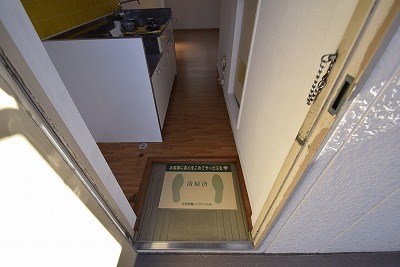 エステートピアいずみ 玄関