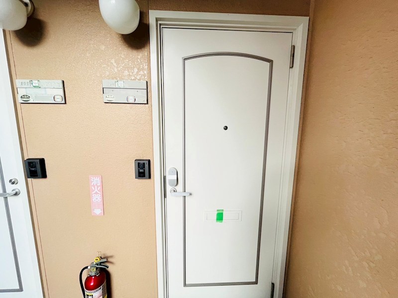 アクレイムＣ 玄関