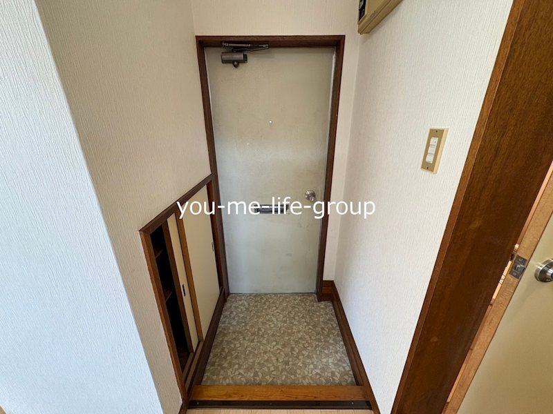 ハイツ・コスモ 玄関