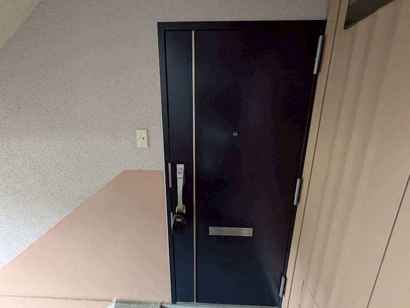 くずは台団地1号棟 玄関