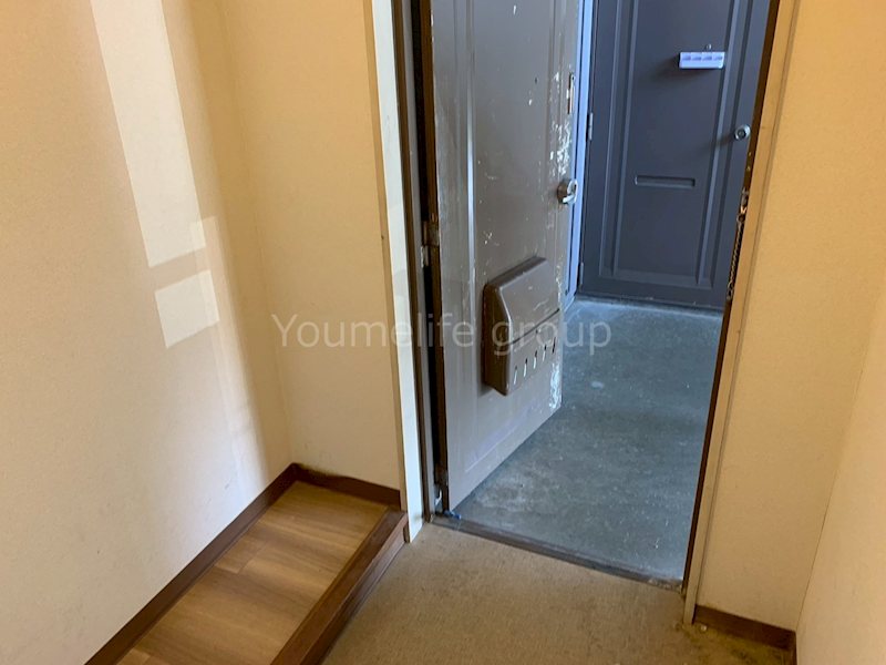 コーポラス５８７ 玄関