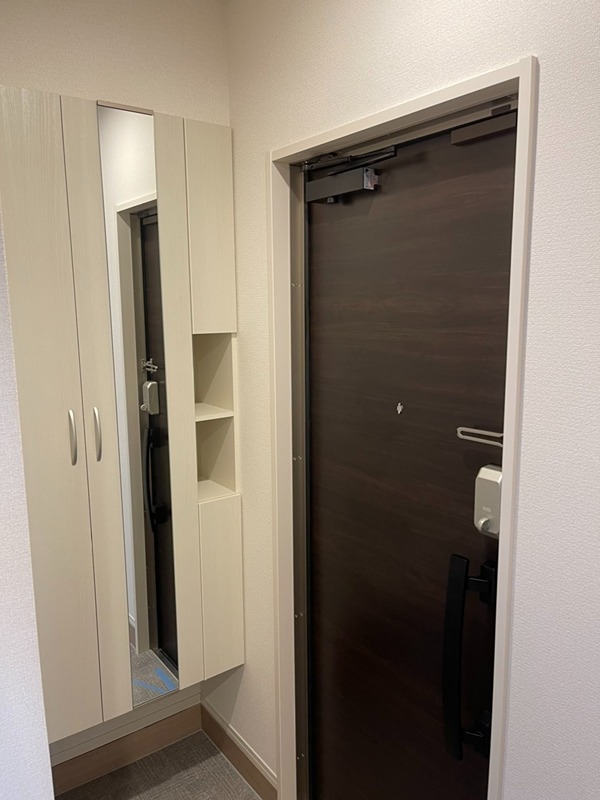 D-room浜町 玄関