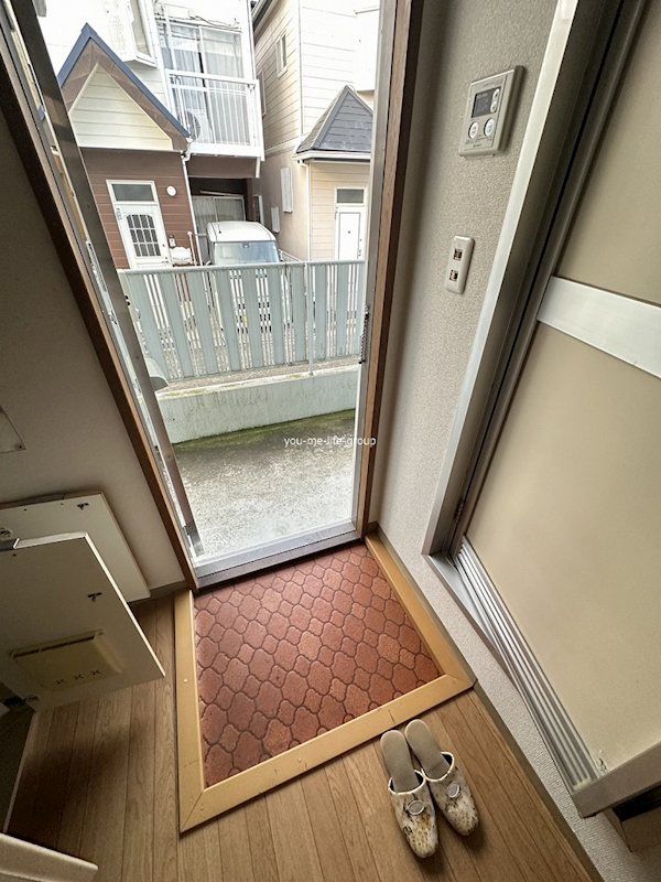 栢山フラット 玄関