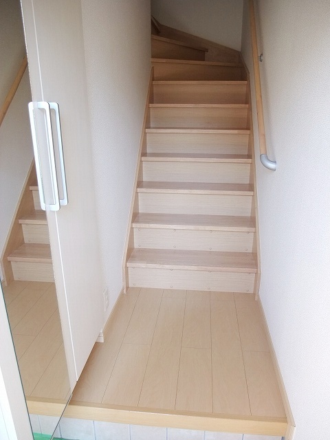 プレシュ植木 玄関