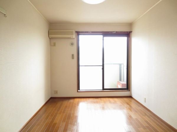 クレスト湘南 リビング