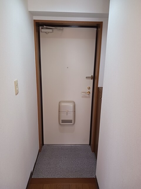ラ・ベルヴィ 玄関