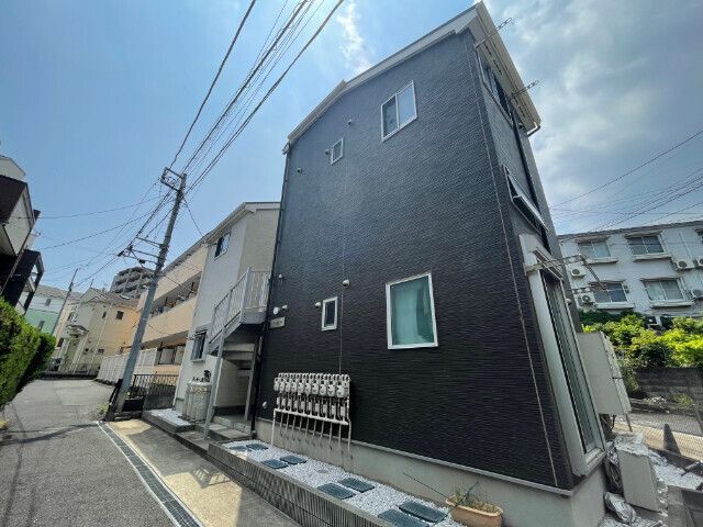 アーヴェル戸塚 202号室 外観