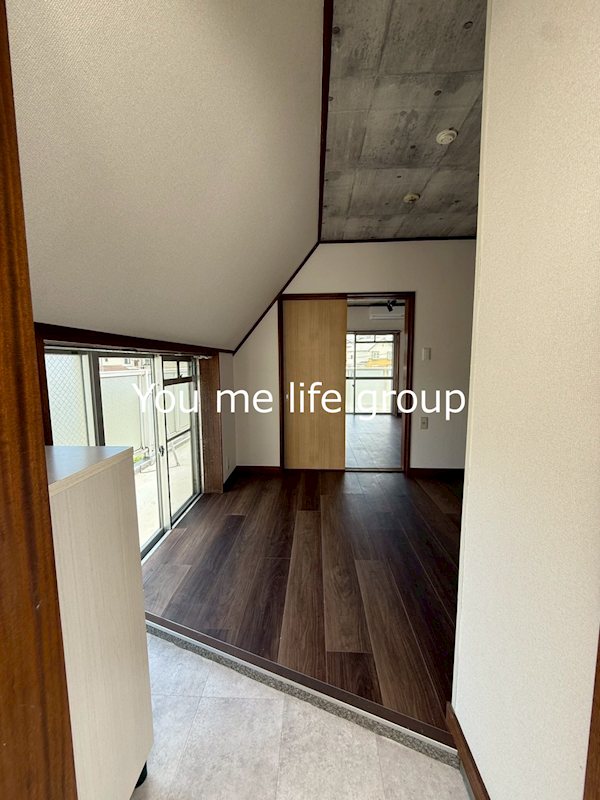 コリーヌマンション  玄関