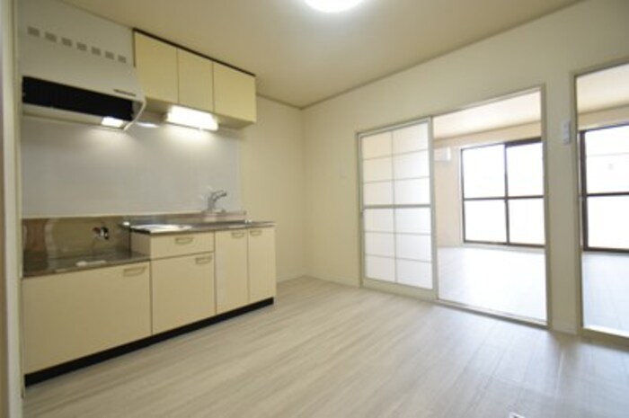 ＴＲＡＤサンリバー　Ａ リビング