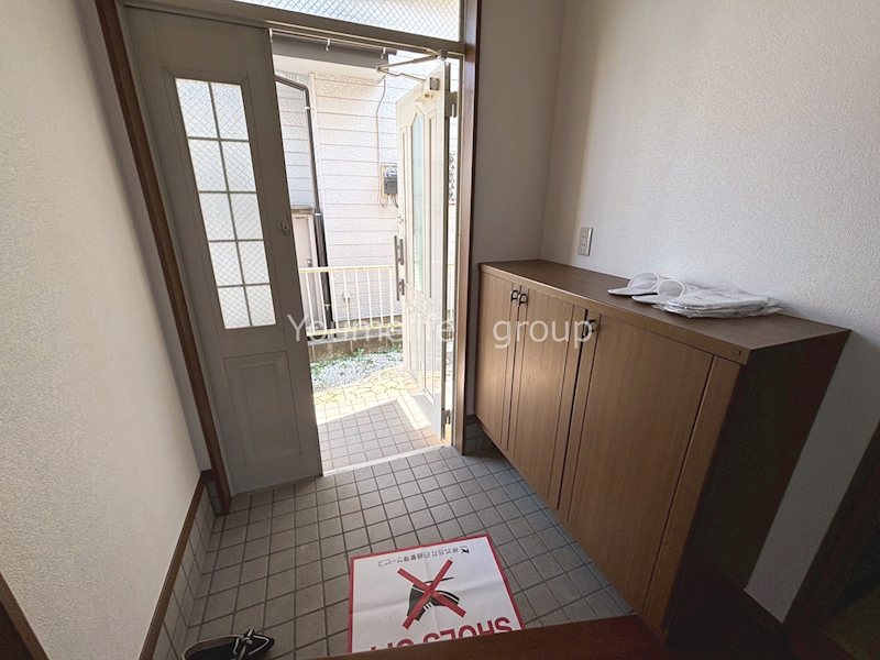 門沢橋戸建 玄関