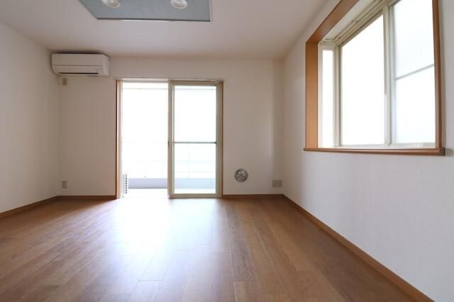 ゼファール湘南Ⅴ リビング