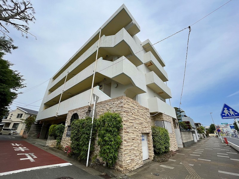 コパーズアプト平塚 203号室 外観