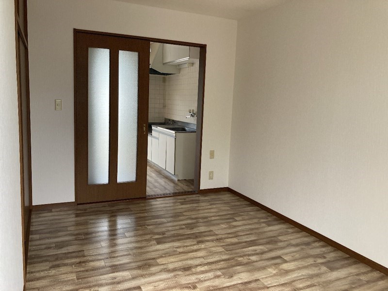 ラージガーデンE リビング