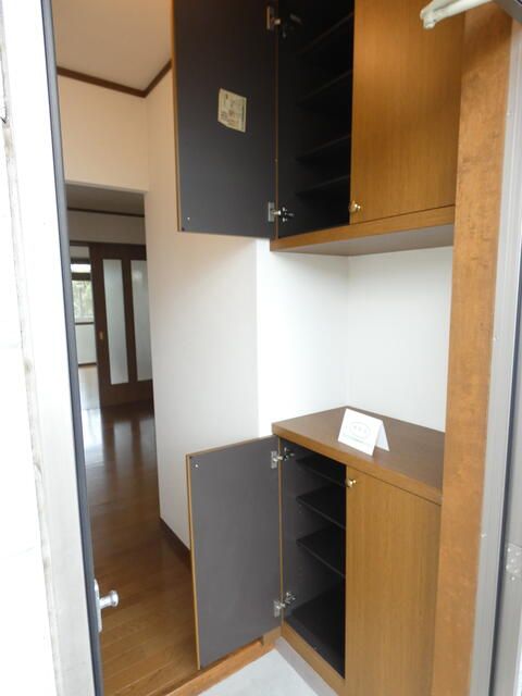 コーポさかえ 玄関