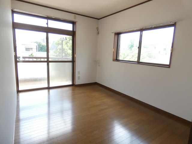 コーポさかえ ベッドルーム