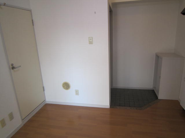 レーベン見附町 玄関