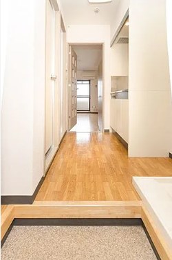 サンハウスユウ伊勢原 玄関