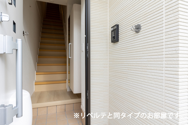 小和田３丁目アパート 玄関