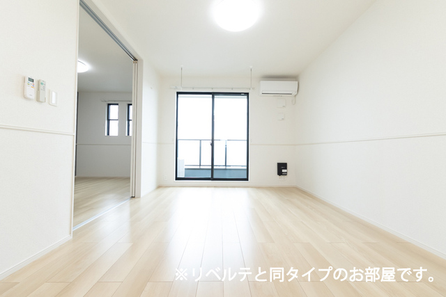 小和田３丁目アパート リビング