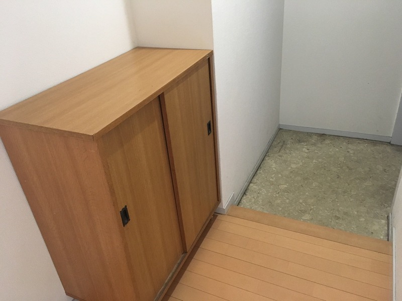 ホワイトハウス本郷台 玄関