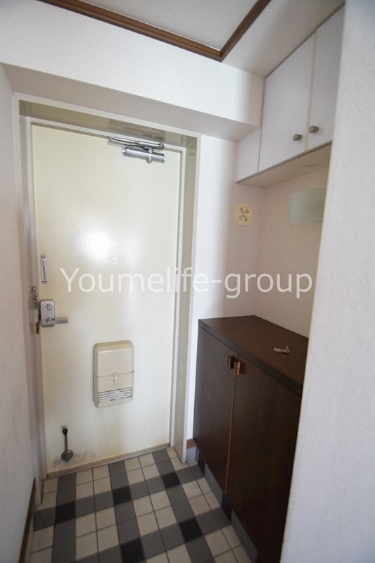 フジレジデンス 玄関