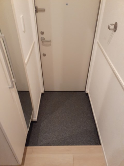 アベニール 玄関
