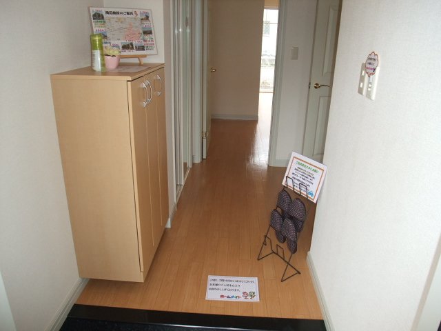 サンタプレイス 玄関