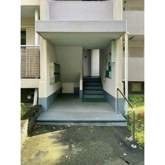 さつき住宅２５号棟 エントランス