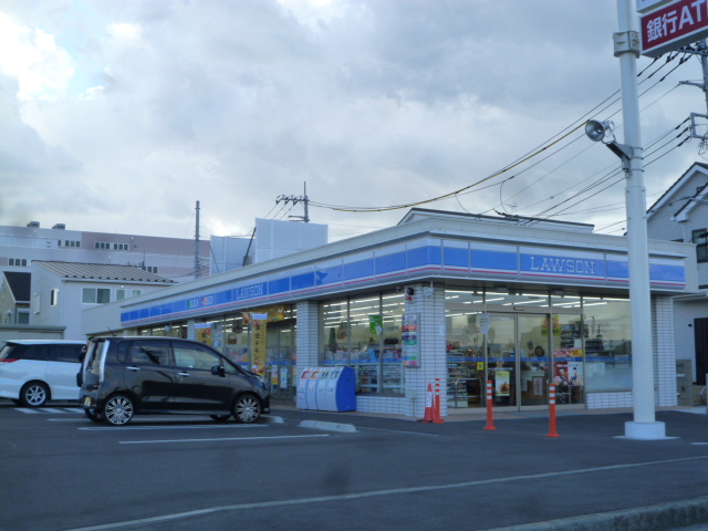 さつき住宅２５号棟 コンビニ
