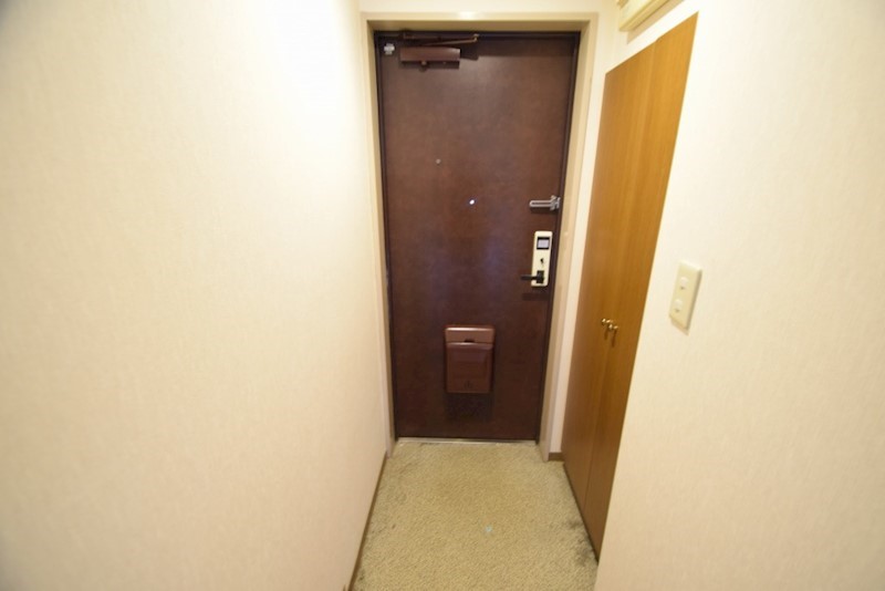 ガーネット 玄関