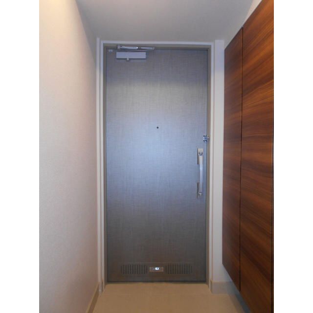 エアヒルズ藤沢 玄関