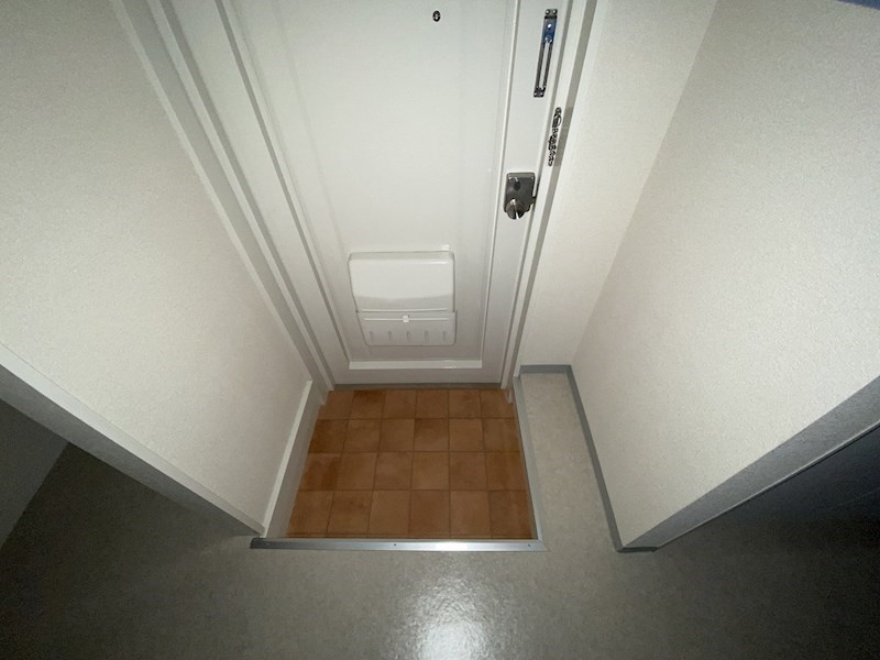 清水マンション 玄関