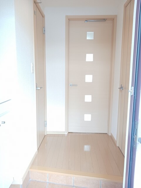 エタニティローズ 玄関