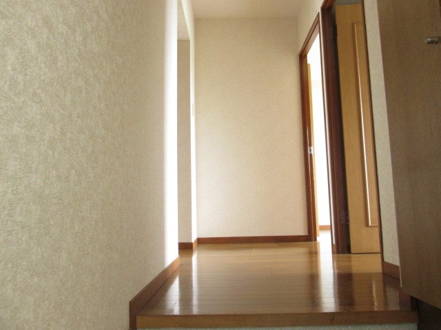 サニーヒル石川 1 玄関