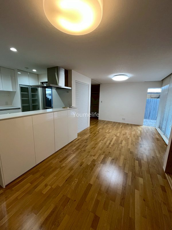 藤沢市辻堂６丁目戸建 リビング