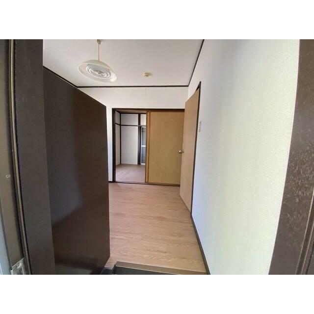 プラネットフォレスト 玄関