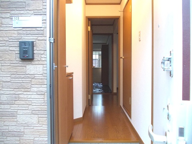 アルコバレーノ 玄関
