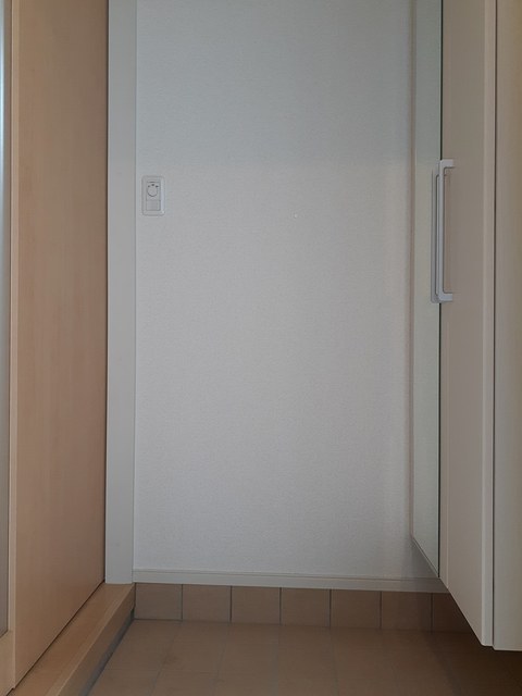 セカンドエレメントＢ 玄関