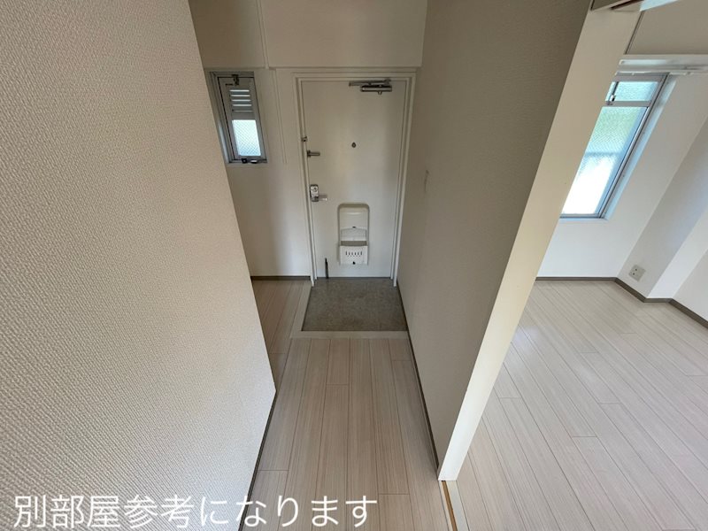 ビレッジハウス亀井野3号棟 玄関