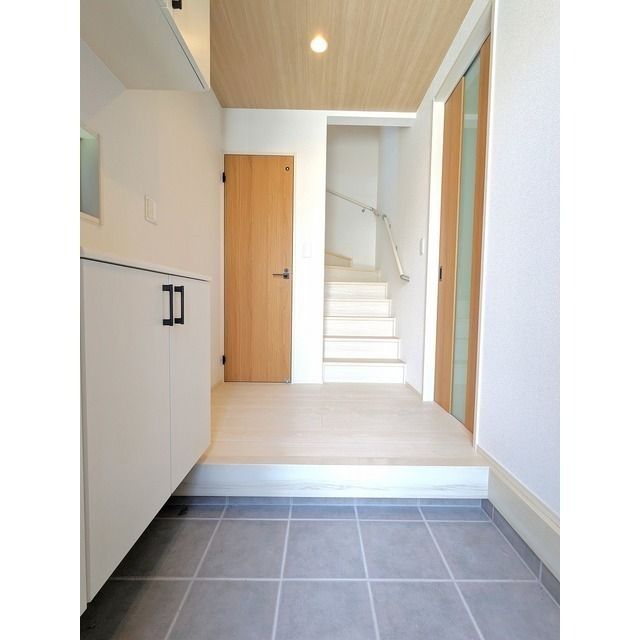 ４１９７平塚市中原８期２棟１号棟 玄関