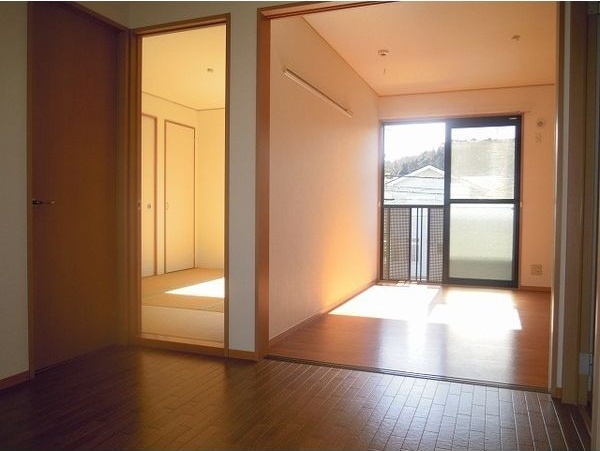 グランド・エステート リビング