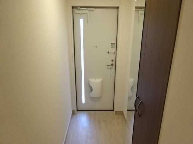 ディモーラ 玄関