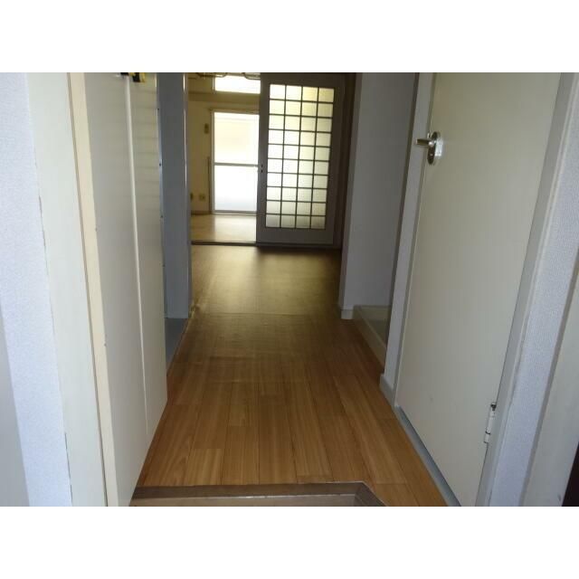 ヒルズ本厚木 玄関