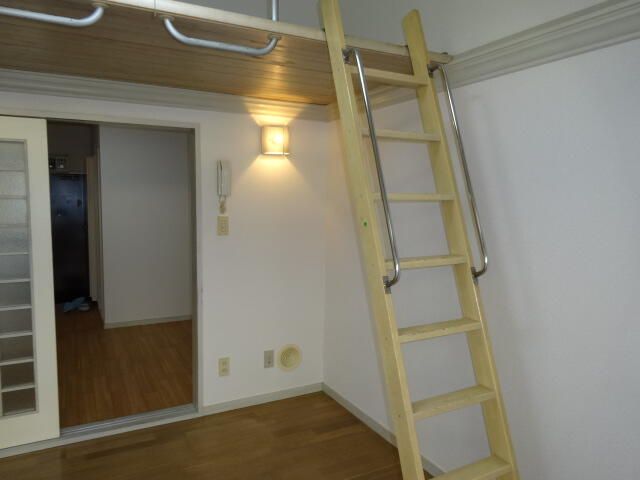 ヒルズ本厚木 リビング