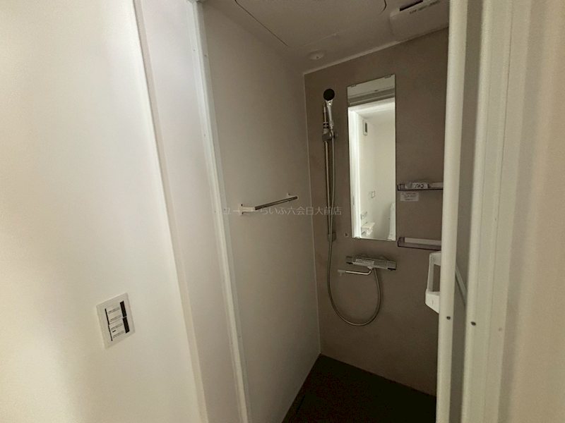 晴風と川の音のLuminous 風呂画像