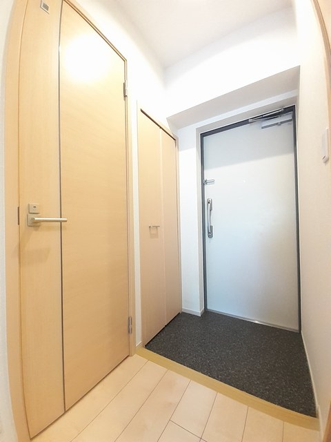 ヴィシュランティ 玄関