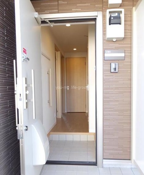 シャーメゾン塚原 玄関